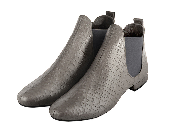 Ash grey women's ankle boots, with elastics. Round toe. Flat block heels. Front view - Florence KOOIJMAN